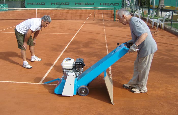 Fresatura parziale campo tennis in terra battuta
